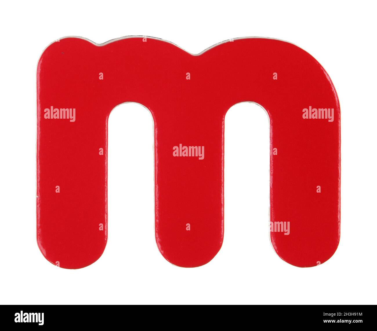 lettera magnetica minuscola m su bianco con percorso di ritaglio Foto Stock