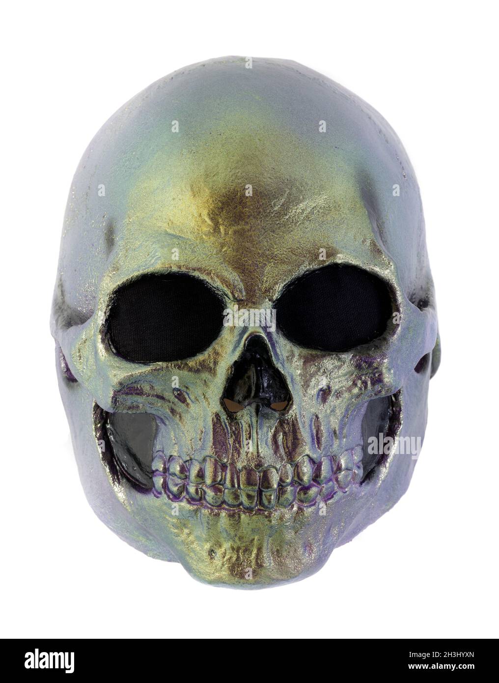 Maschera metallizzata oro cranio isolato contro sfondo bianco Foto Stock