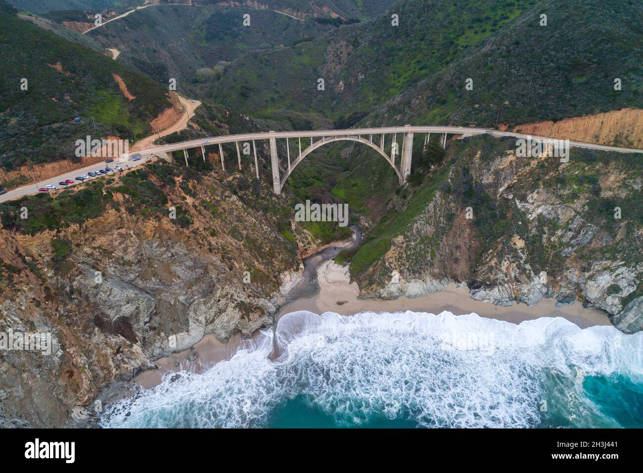 Il Bixby Creek Bridge, noto anche come Bixby Canyon Bridge, sulla costa di Big sur in California, è uno dei ponti più fotografati della California Foto Stock