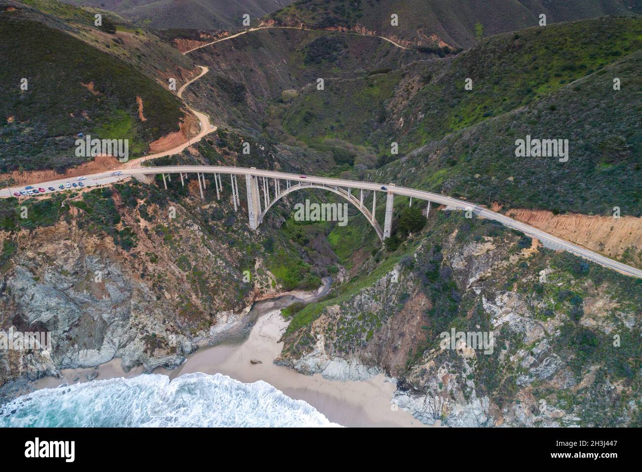 Il Bixby Creek Bridge, noto anche come Bixby Canyon Bridge, sulla costa di Big sur in California, è uno dei ponti più fotografati della California Foto Stock