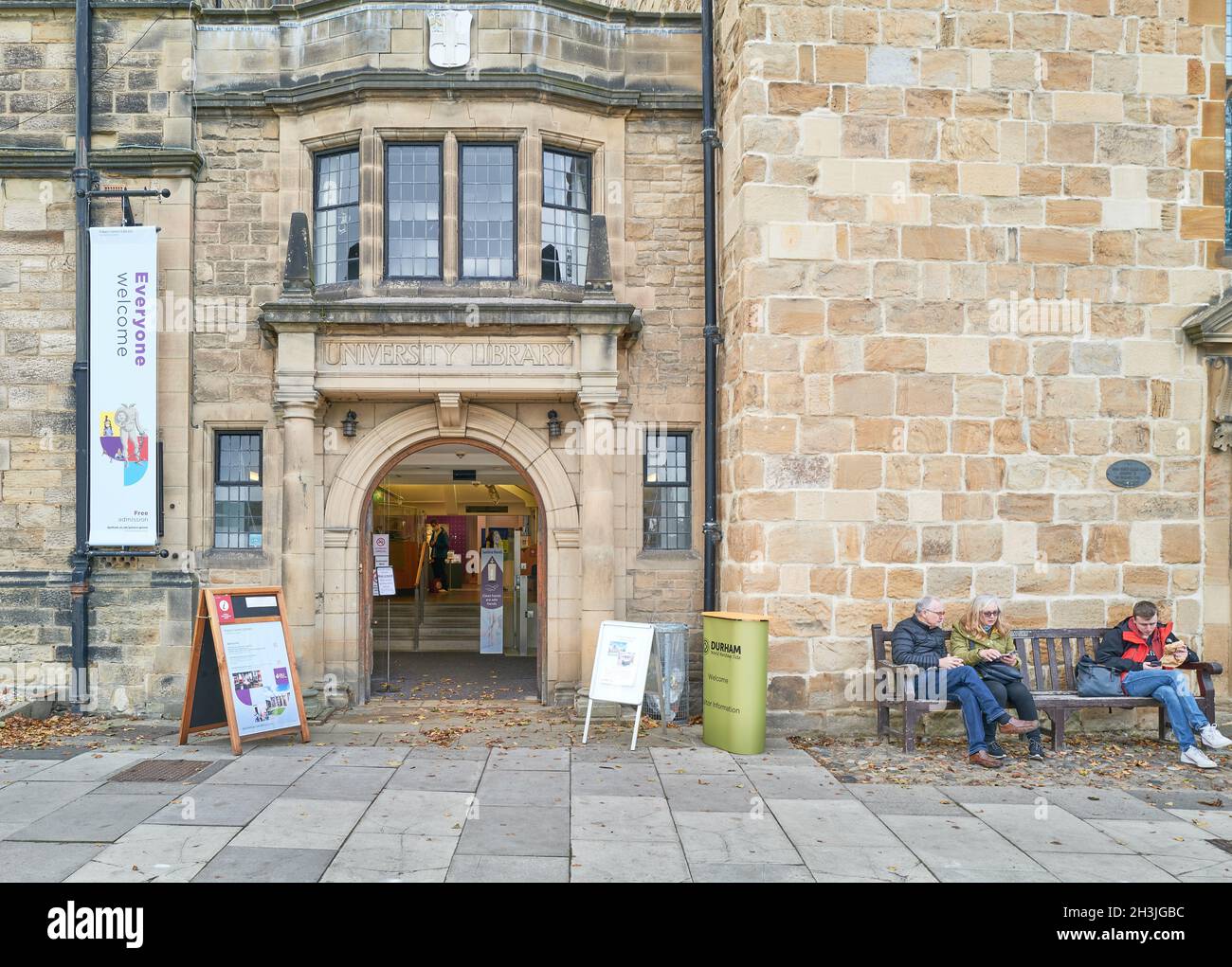Ingresso alla biblioteca Palace Green a Durham Unversity, Inghilterra. Foto Stock