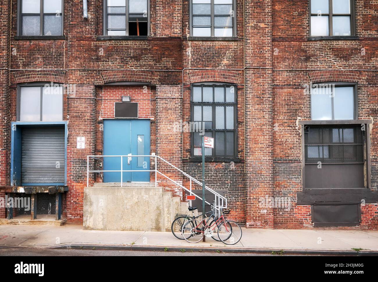 Vecchio edificio in mattoni a magazzino a Brooklyn, New York, USA. Foto Stock