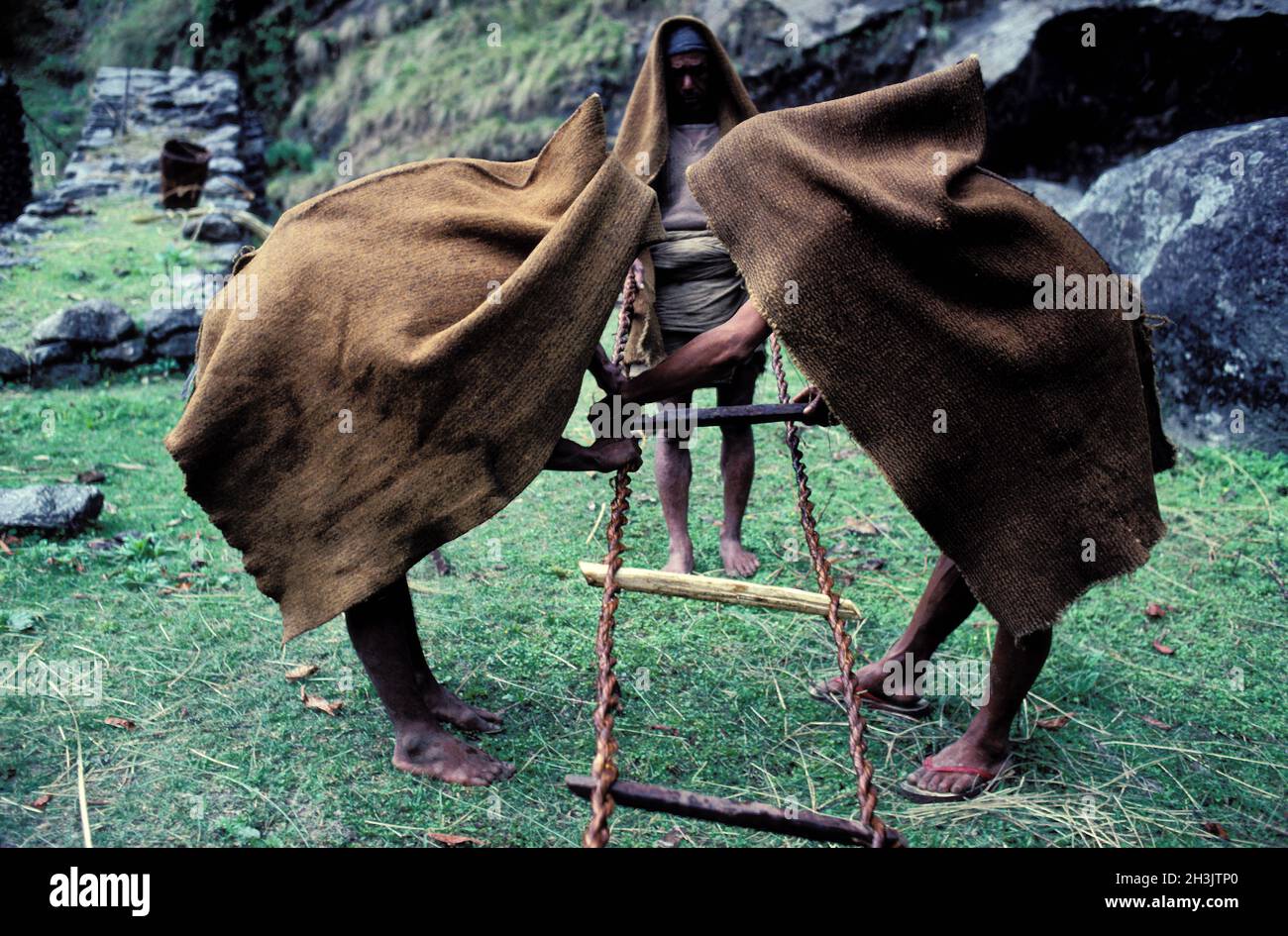 Nepal, zona di Gorkha, gruppo etnico di Gurung, cacciatore di miele Foto Stock