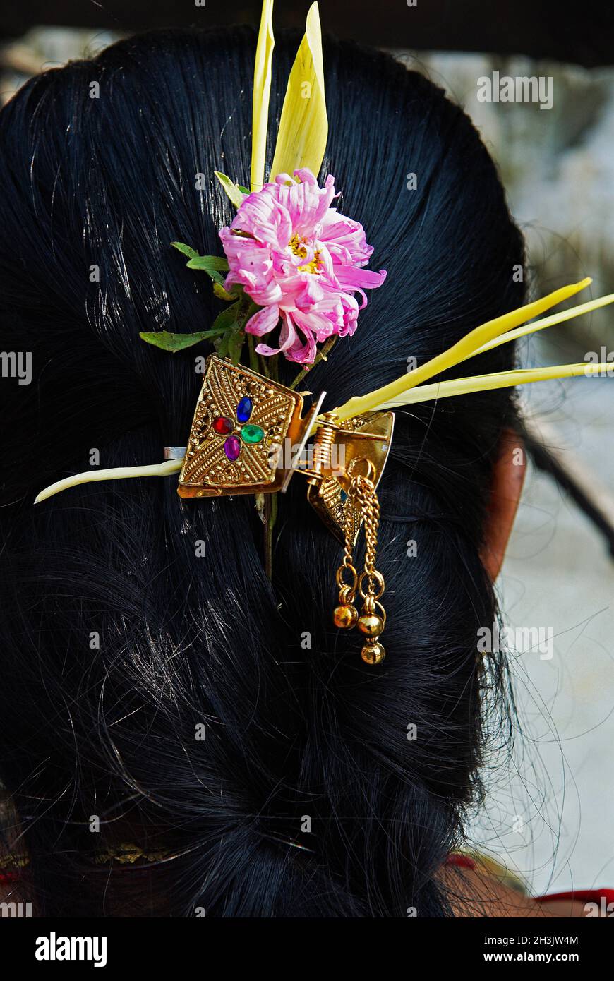 Nepal, valle di Kathmandu, Swayambunath stupa, offerta di mattina Foto Stock