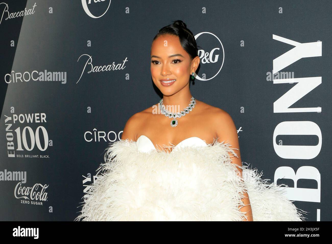 LOS ANGELES - Oct 23: Karrueche Tran al 2021 Ebony Power 100 al Beverly Hilton Hotel il 23 ottobre 2021 a Beverly Hills, CA (Foto di Katrina Jordan/Sipa USA) Foto Stock