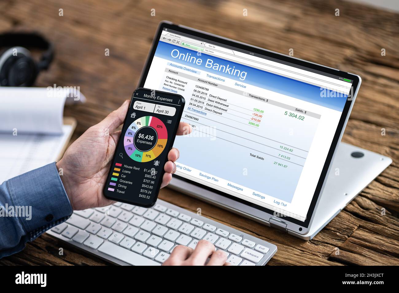 App per telefono cellulare per il monitoraggio di denaro, budget e spese Foto Stock