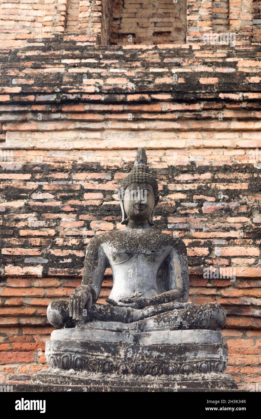 Rovine nel parco storico di sukhothai Foto Stock