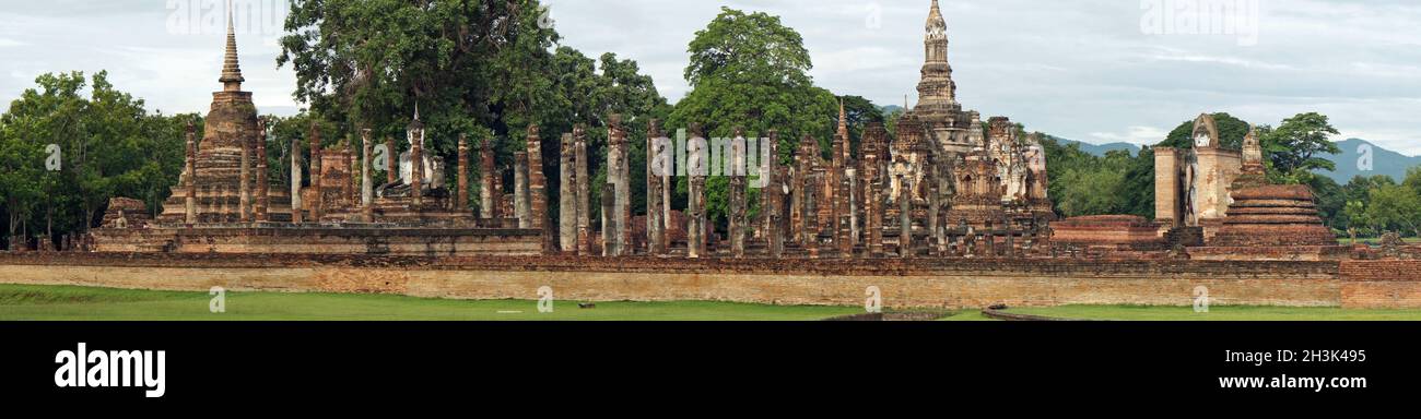 Rovine nel parco storico di sukhothai Foto Stock