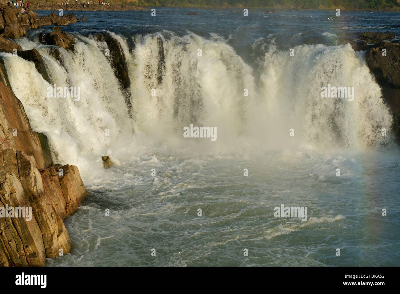 Cascata di Dhuandhar a Bhedaghat, Jabalpur, Madhya Pradesh, India. Foto Stock