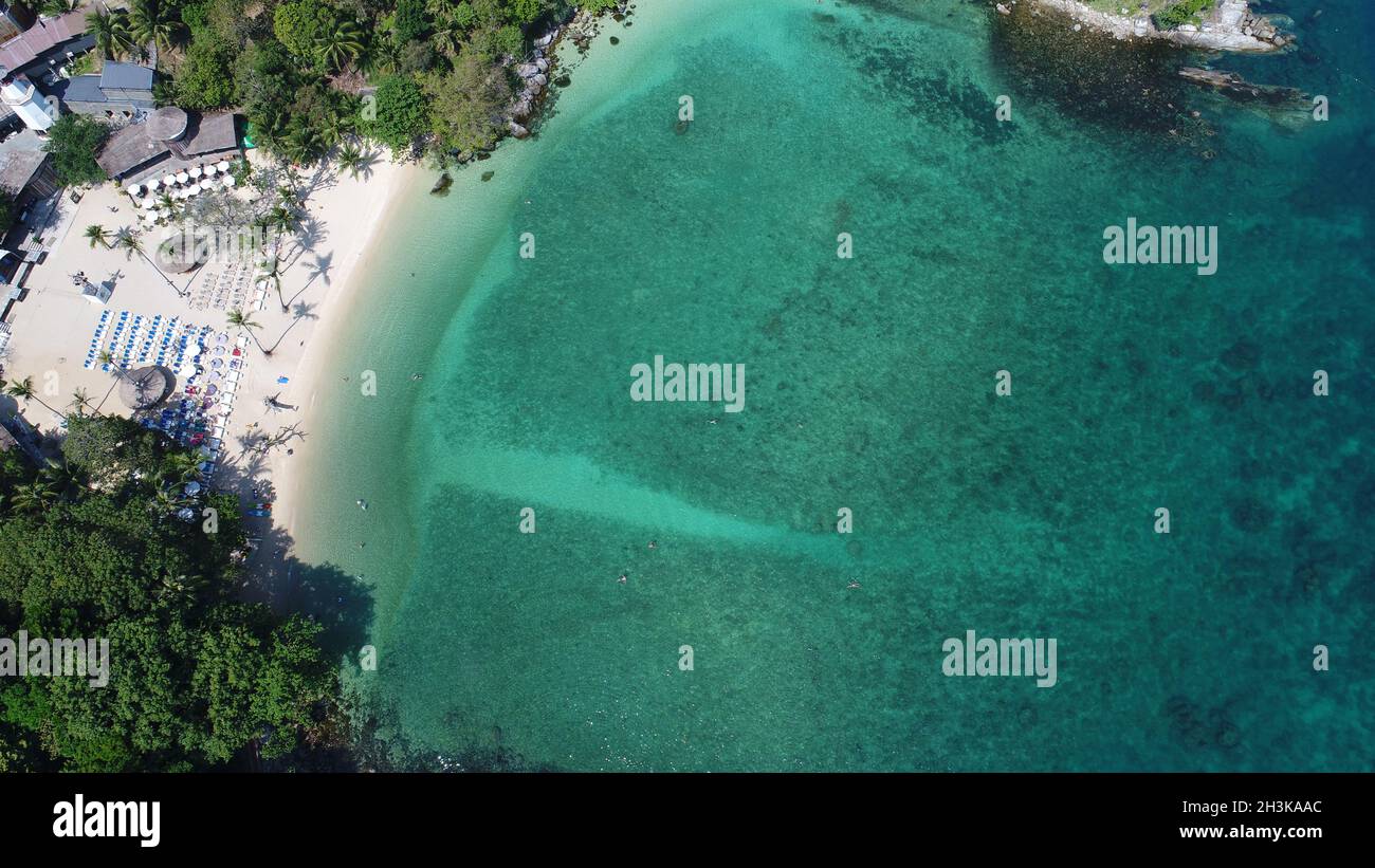 Aerail vista della bellissima spiaggia e del mare Foto Stock