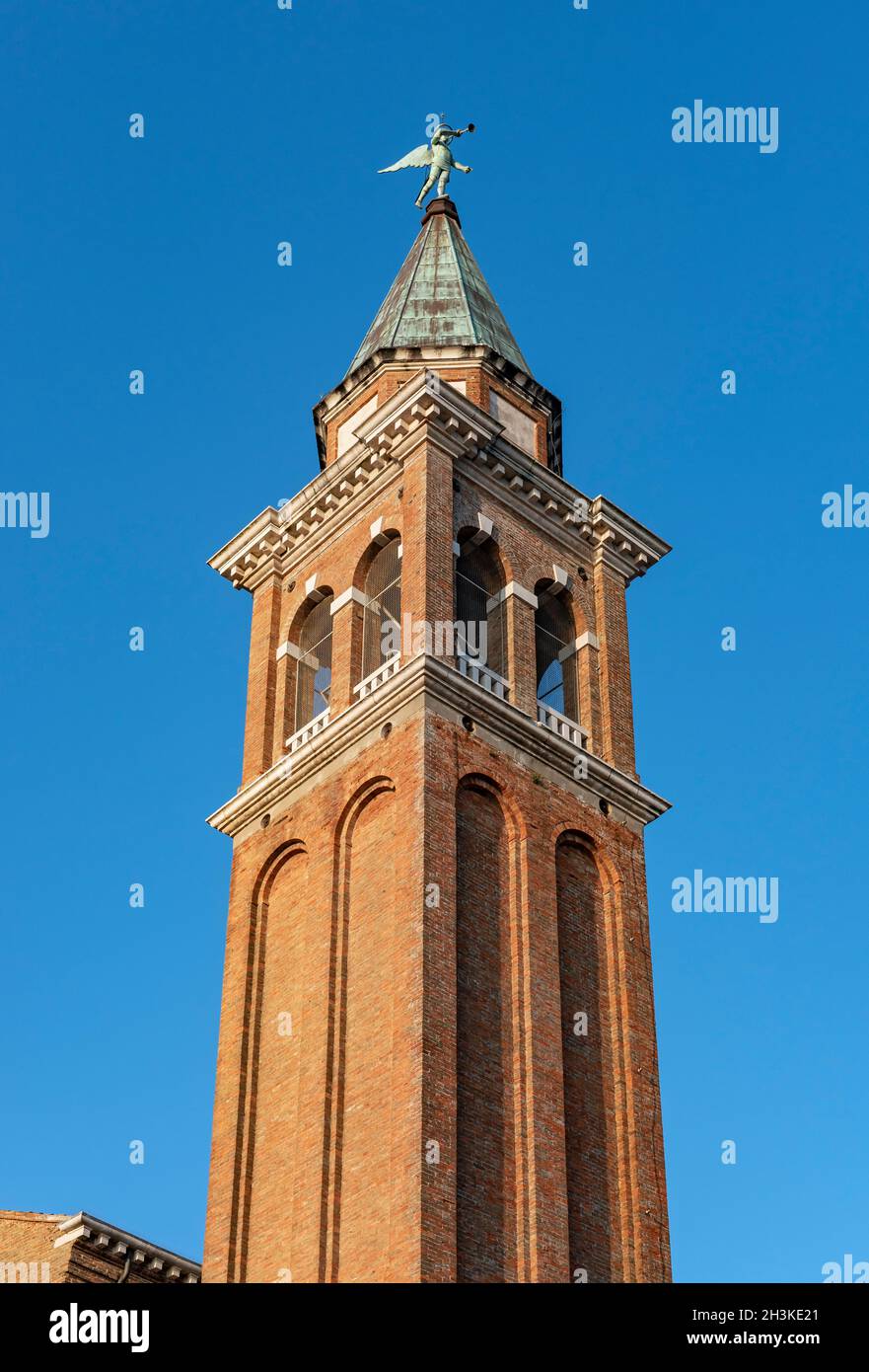 Campanile della Chiesa di San Giacomo Apostolo (San Giacomo Apostolo), Chioggia, Venezia, Italia Foto Stock