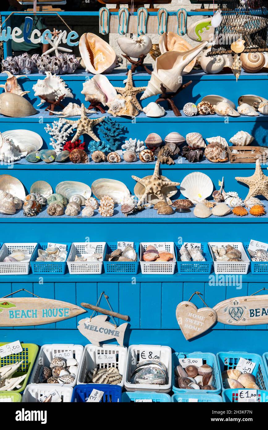 Souvenir turistici in vendita, Chioggia, Venezia, Italia Foto Stock