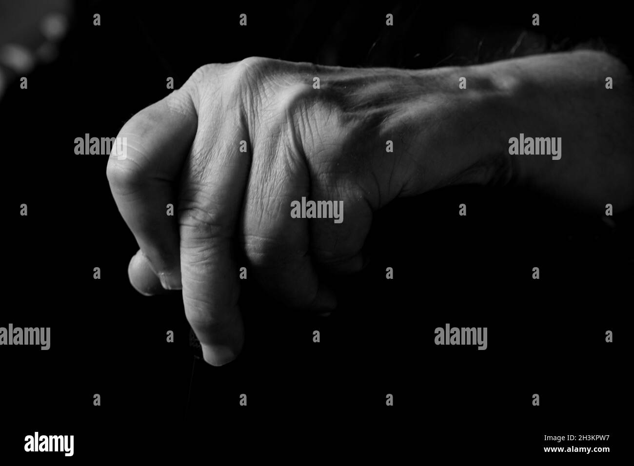 mani di un vecchio. (MVS) Foto Stock