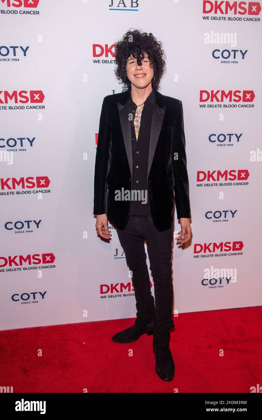 New York, Stati Uniti. 28 ottobre 2021. Laura Pergolizzi Ruffo, conosciuta professionalmente come LP, partecipa al DKMS 30th Anniversary Gala al Cipriani Wall Street a New York City. Credit: SOPA Images Limited/Alamy Live News Foto Stock