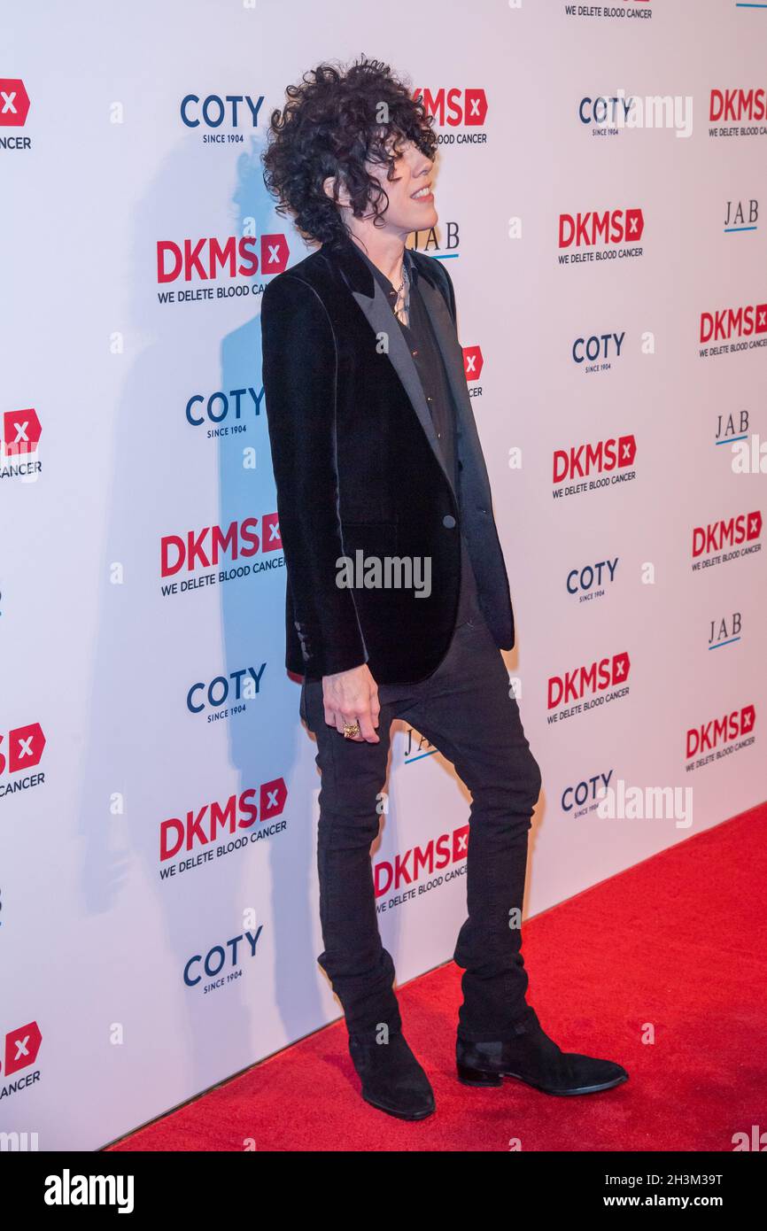 New York, Stati Uniti. 28 ottobre 2021. Laura Pergolizzi Ruffo, conosciuta professionalmente come LP, partecipa al DKMS 30th Anniversary Gala al Cipriani Wall Street a New York City. Credit: SOPA Images Limited/Alamy Live News Foto Stock