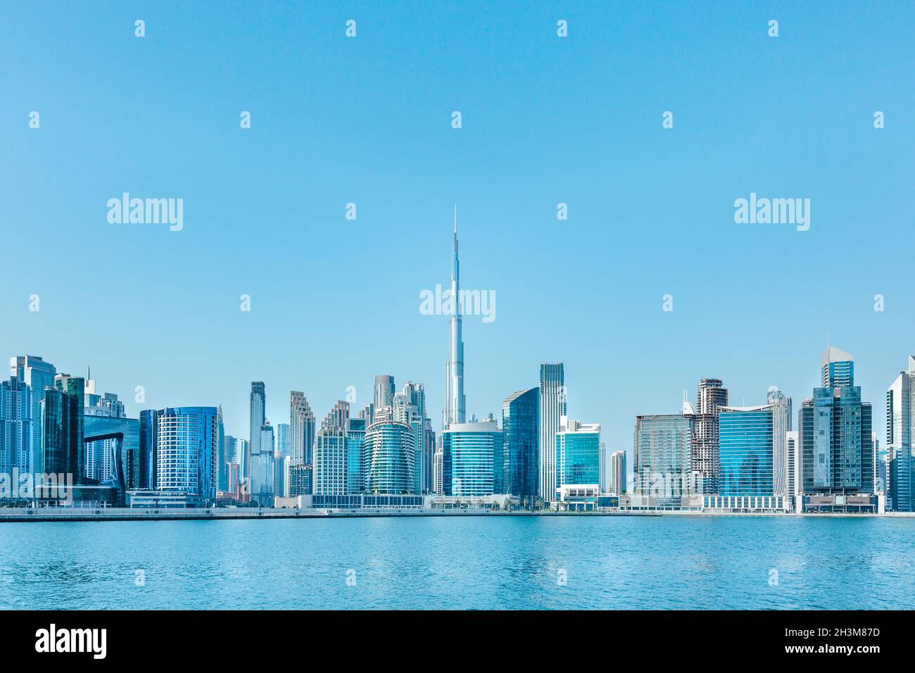 Vista diurna dello skyline della Business Bay, Dubai, Emirati Arabi Uniti Foto Stock