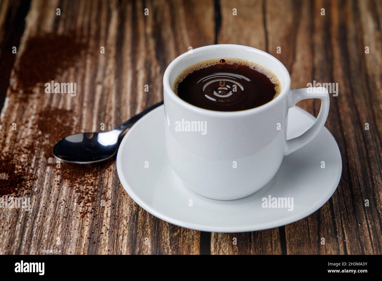 Tazza di caffè espresso sul tavolo di legno Foto Stock