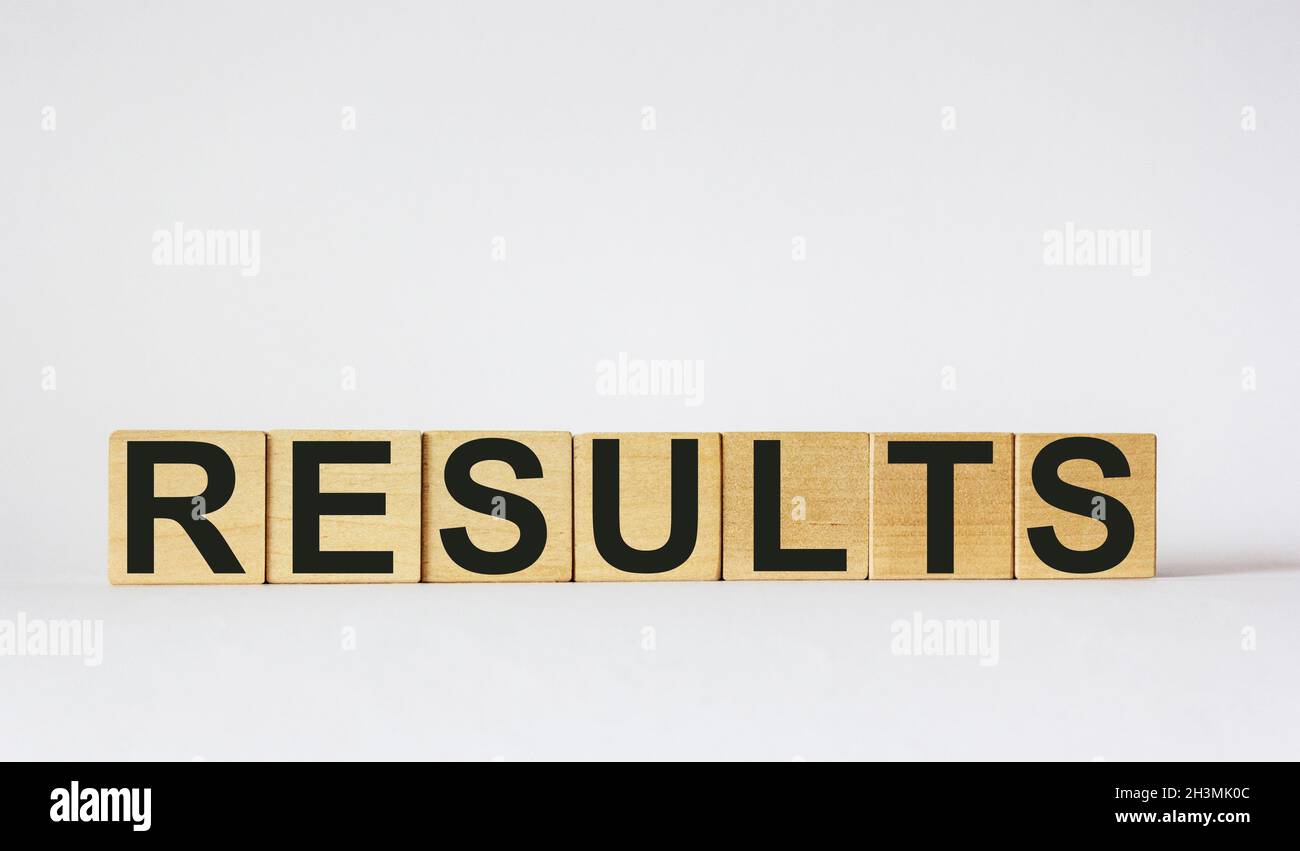 PAROLA RISULTATO fatta con blocchi di costruzione isolati su bianco Foto Stock
