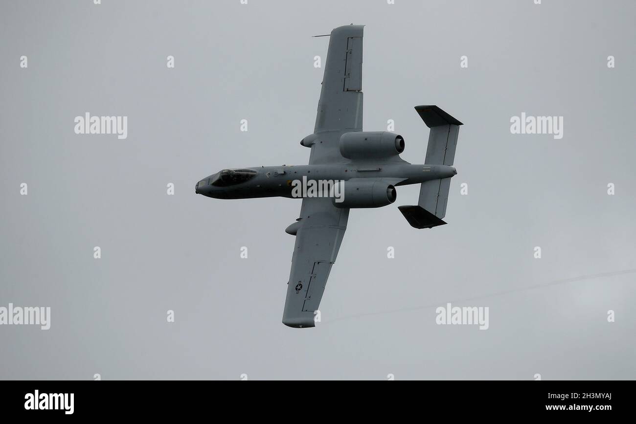 Fairchild Republic A-10 Thunderbolt II sorvola l'aeroporto Richard B. Russell di Roma, Georgia. Foto Stock