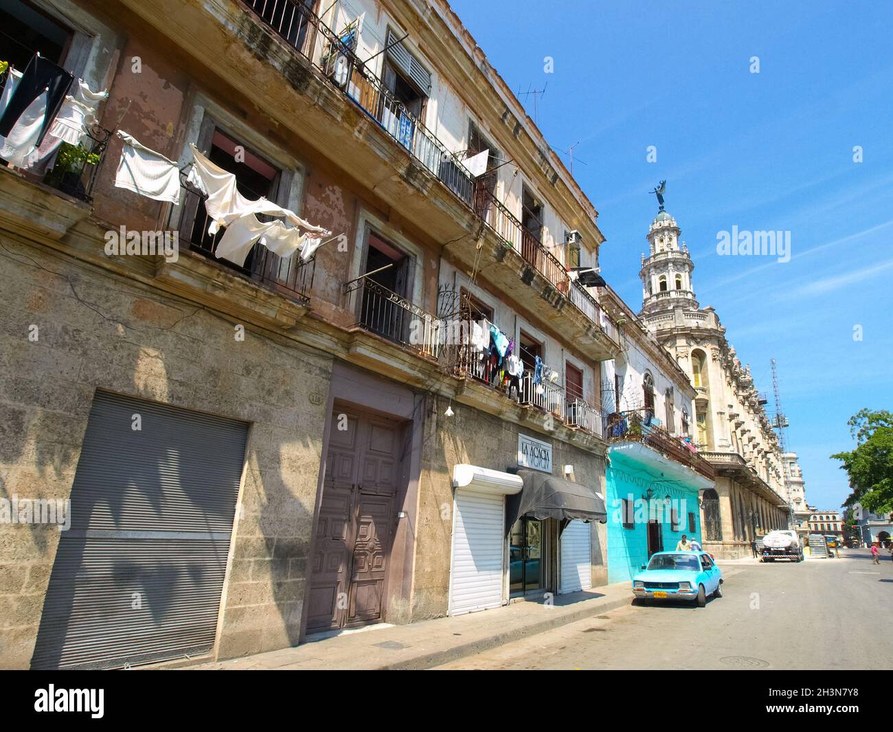 Strade di l'Avana, una passeggiata a piedi a l'Avana. Foto Stock