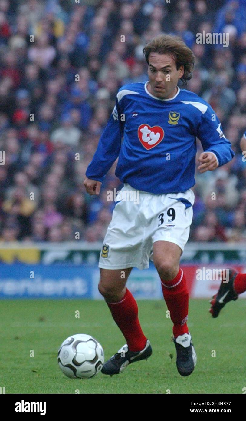 portsmouth / manchester City 10-1-04 EYAL BERKOVICL PIC MIKE WALKER, 2004 Foto Stock