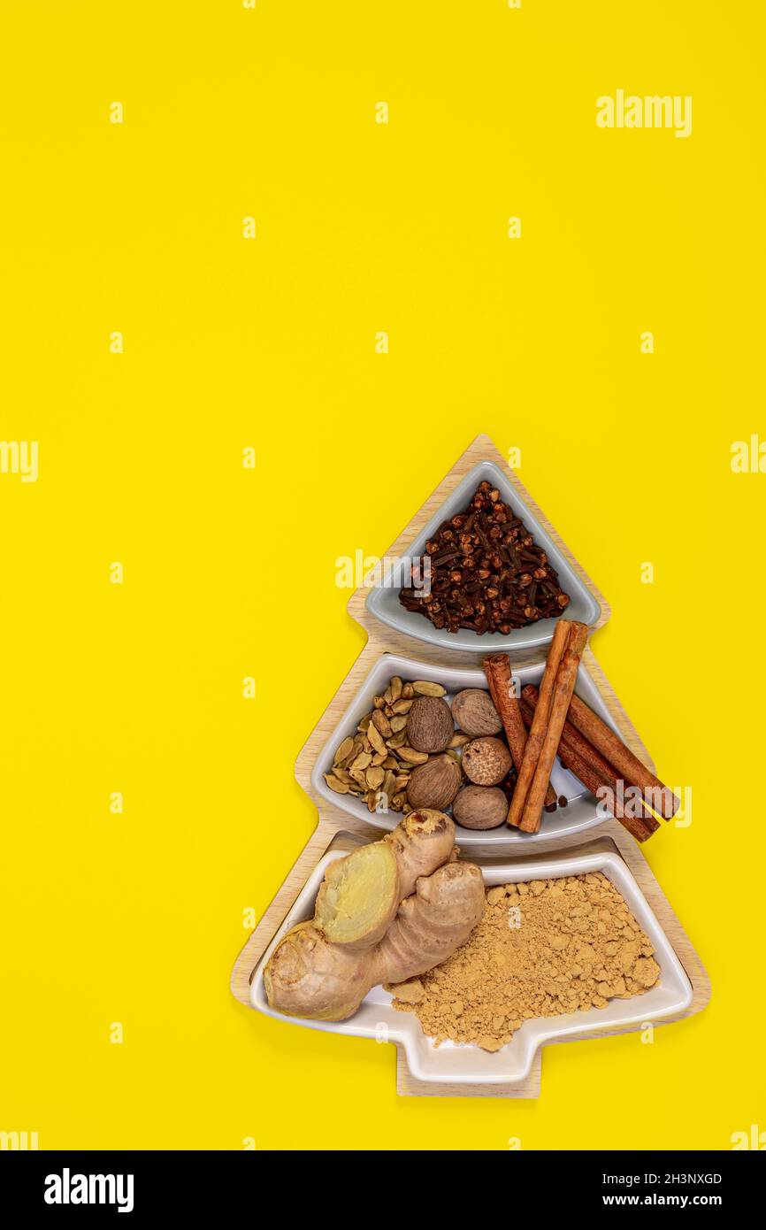 Set di spezie per cuocere i biscotti di Natale. Foto Stock