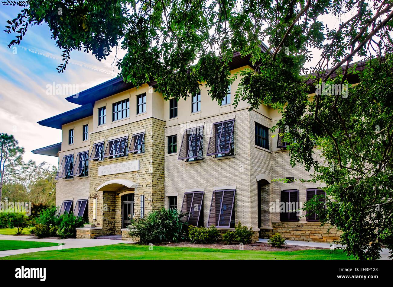 Il John L. Borom Center of Health & Natural Science è raffigurato nel Coastal Alabama Community College Campus, 23 ottobre 2021, a Fairhope, Alabama. Foto Stock