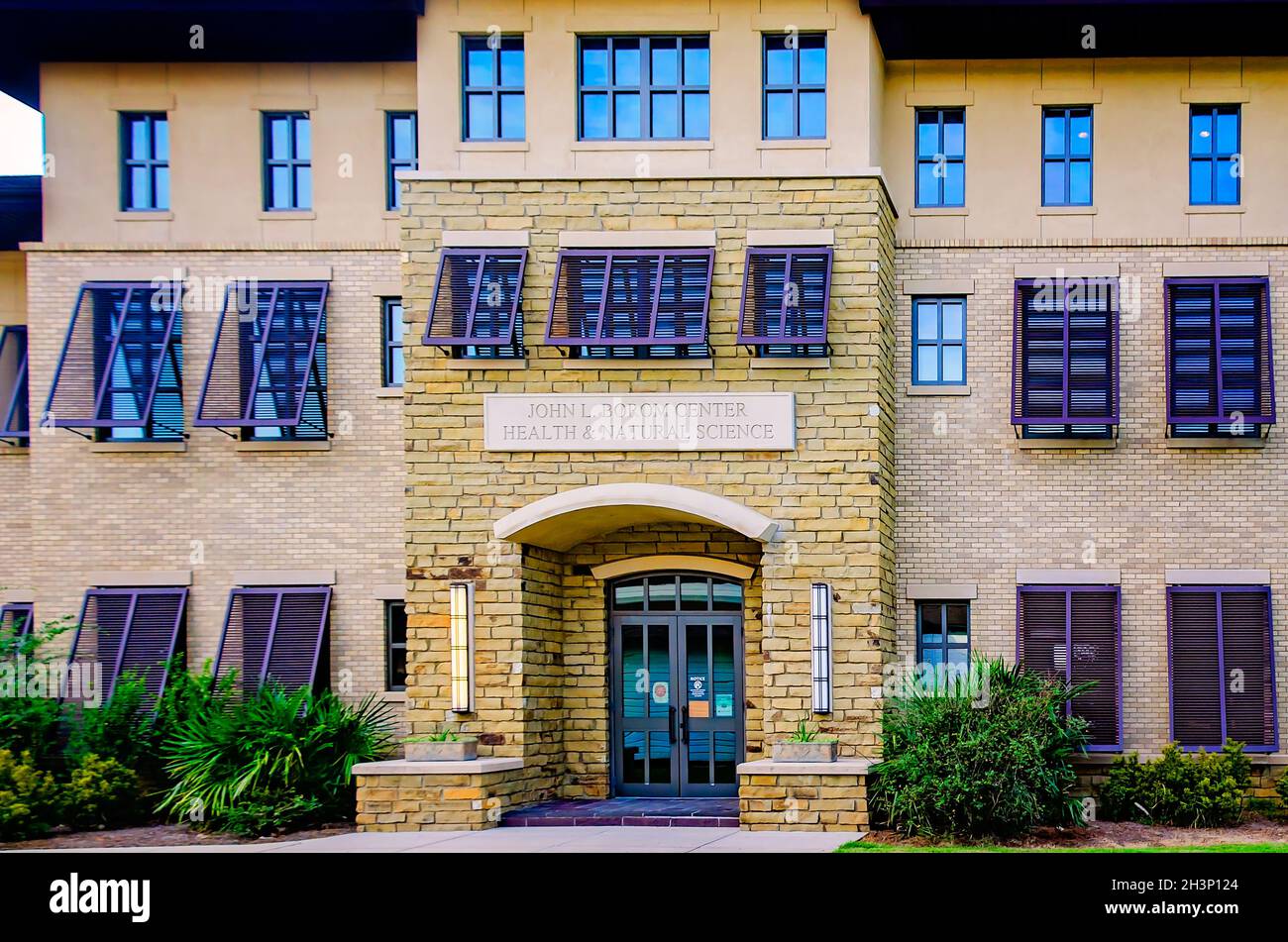 Il John L. Borom Center of Health & Natural Science è raffigurato nel Coastal Alabama Community College Campus, 23 ottobre 2021, a Fairhope, Alabama. Foto Stock