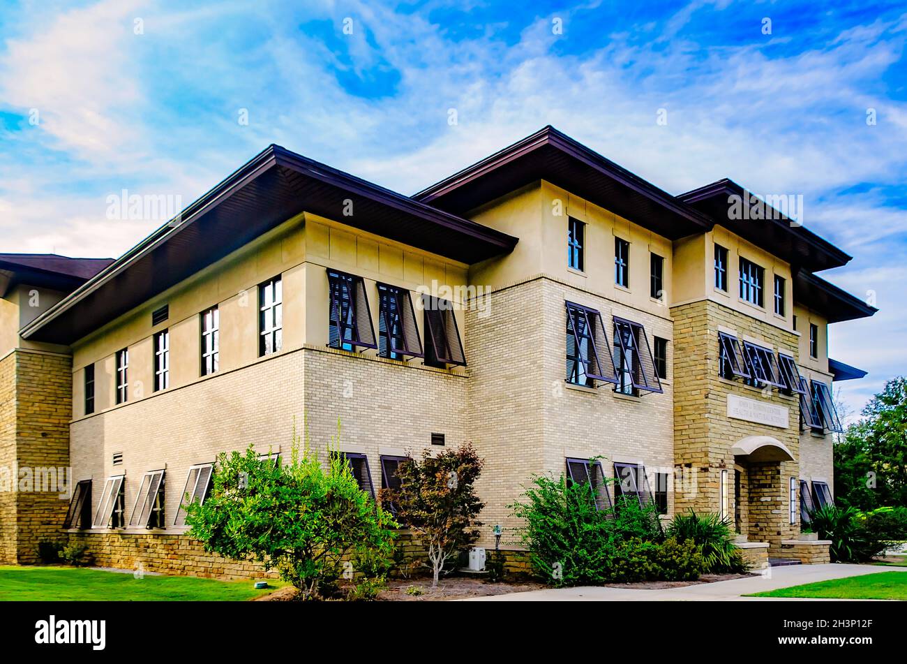 Il John L. Borom Center of Health & Natural Science è raffigurato nel Coastal Alabama Community College Campus, 23 ottobre 2021, a Fairhope, Alabama. Foto Stock