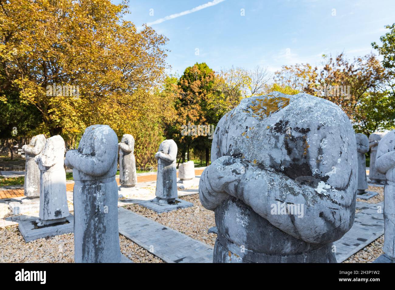 Statue in pietra di ambasciatori stranieri nel Mausoleo di qianling Foto Stock
