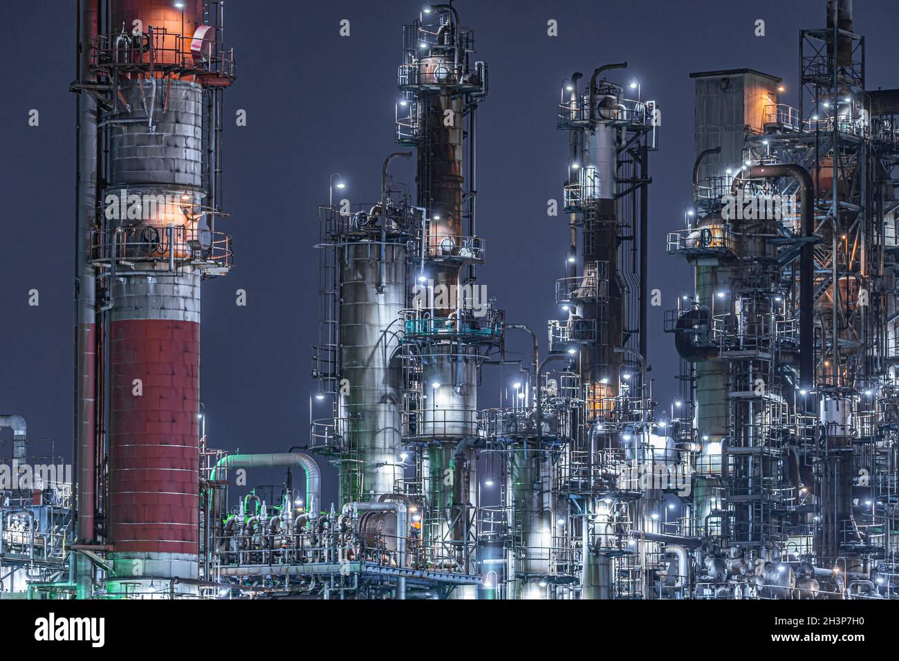 Vista notturna della fabbrica della zona industriale di Kawasaki Keihin Foto Stock