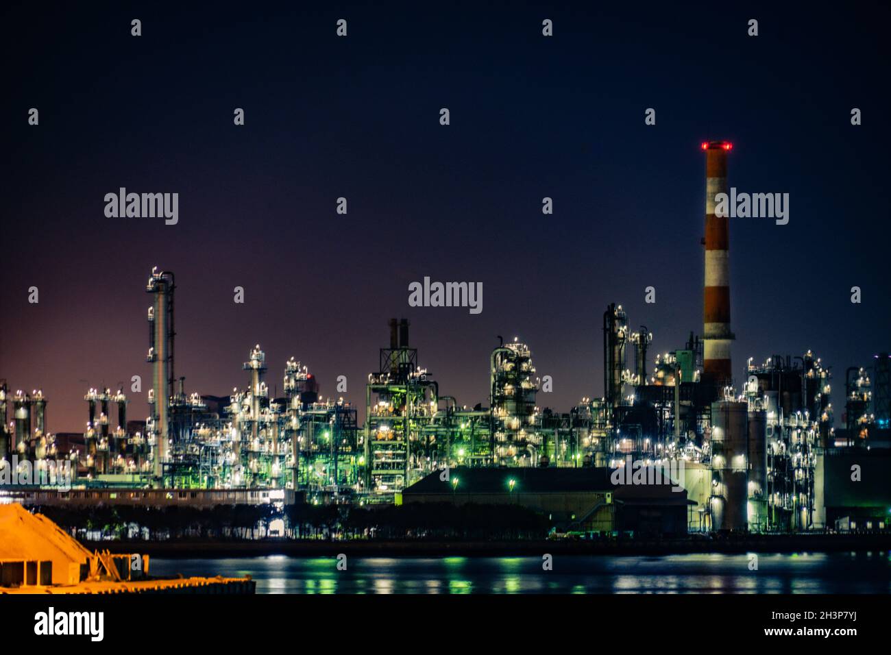 Vista notturna della fabbrica della zona industriale di Kawasaki Keihin Foto Stock
