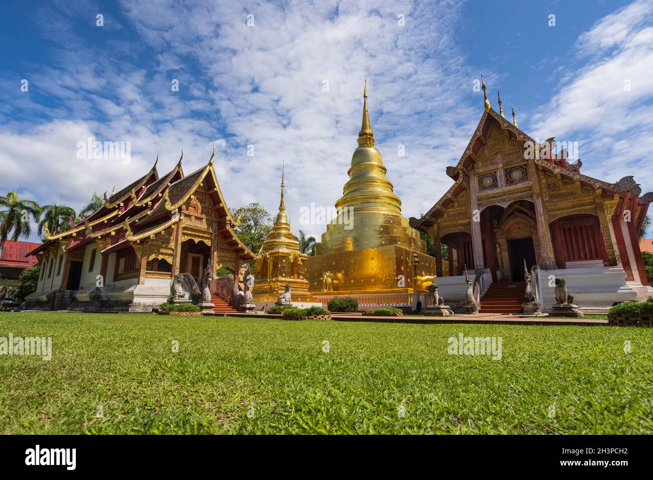 Wat Phra Singh, il tempio più bello di Chiang mai, Thailandia. Foto Stock