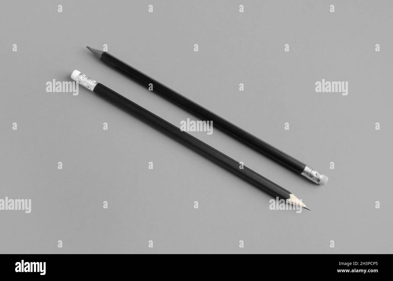 Due matite nere Foto Stock