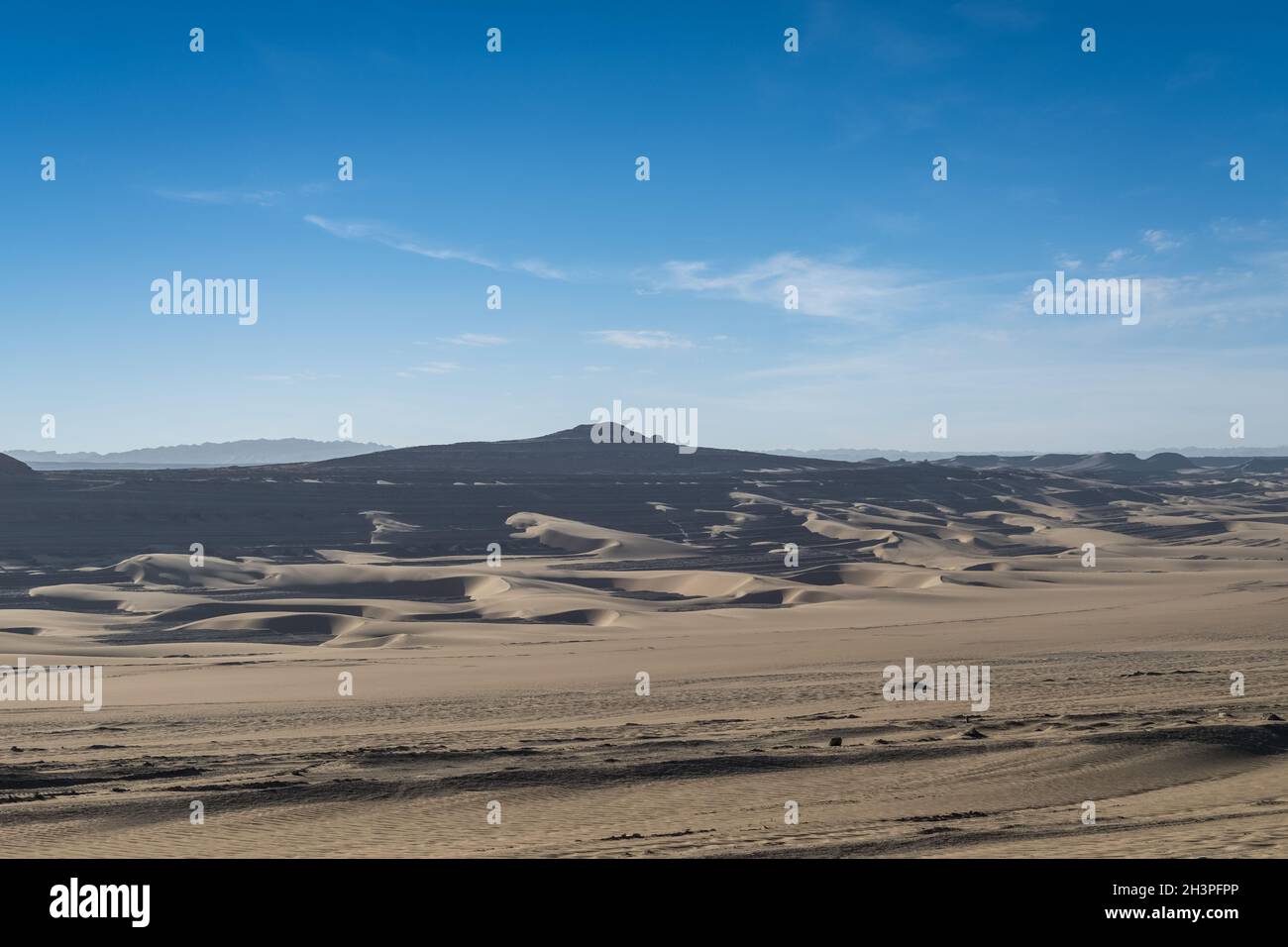 Desertificazione sabbiosa paesaggio di terra Foto Stock