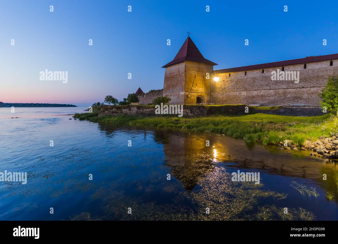 Fortezza Oreshek su una piccola isola sul fiume Neva - Regione di Leningrad Russia Foto Stock