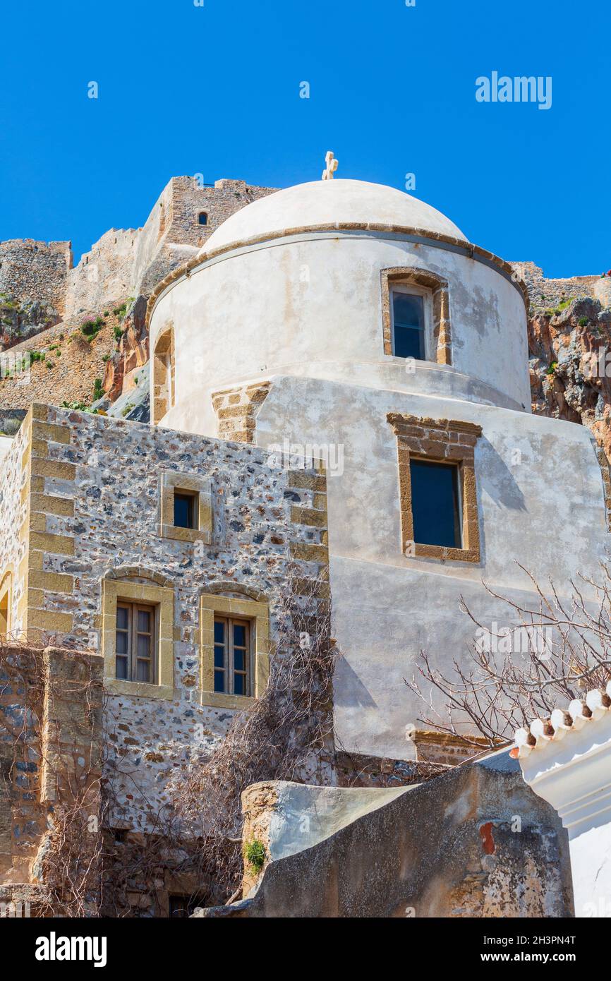 Monemvasia case e chiesa, Peloponneso, Grecia Foto Stock