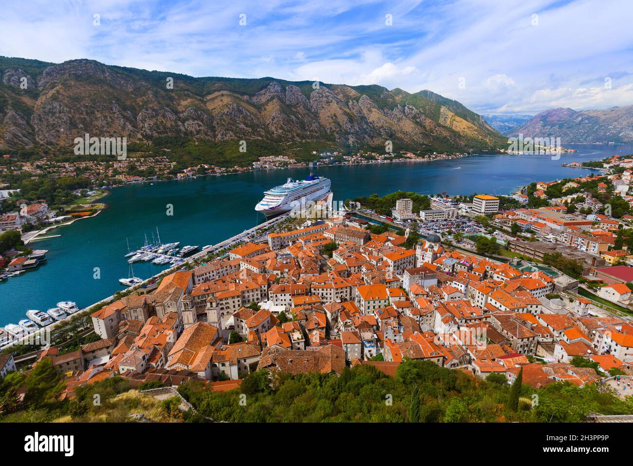 La Baia di Kotor e Città Vecchia - Montenegro Foto Stock