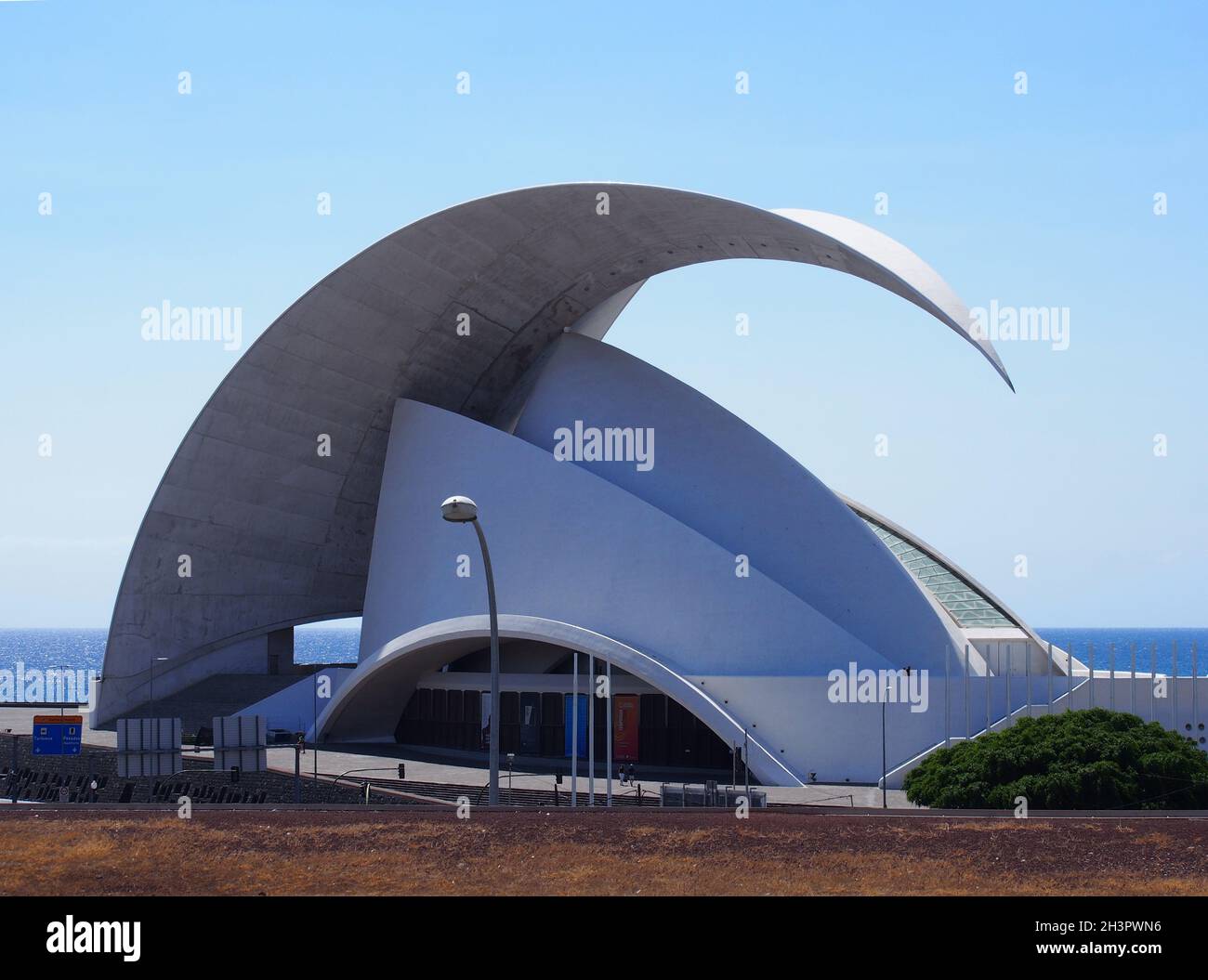 l'auditorio tenerife è un moderno auditorium in stile espressionista a santa cruz, Tenerife Foto Stock