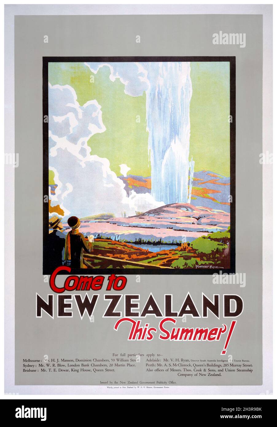 Vieni in Nuova Zelanda questa estate da Marcus King (1891-1983). Poster d'epoca restaurato pubblicato negli anni '30 in Nuova Zelanda. Foto Stock
