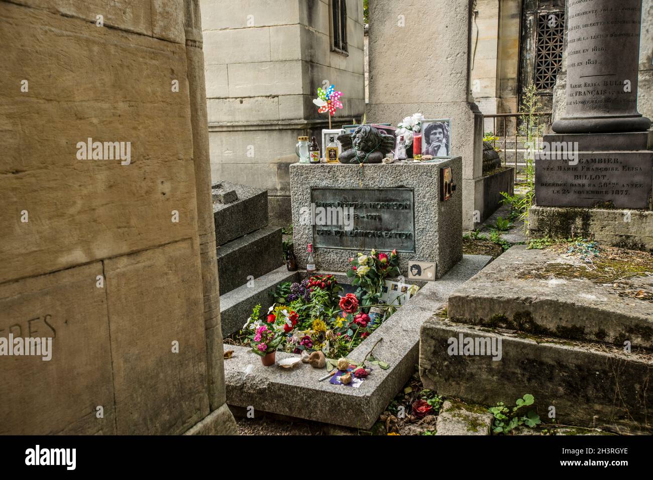 Tomba di Jim Morrison al cimitero di Père-Lachaise Foto Stock