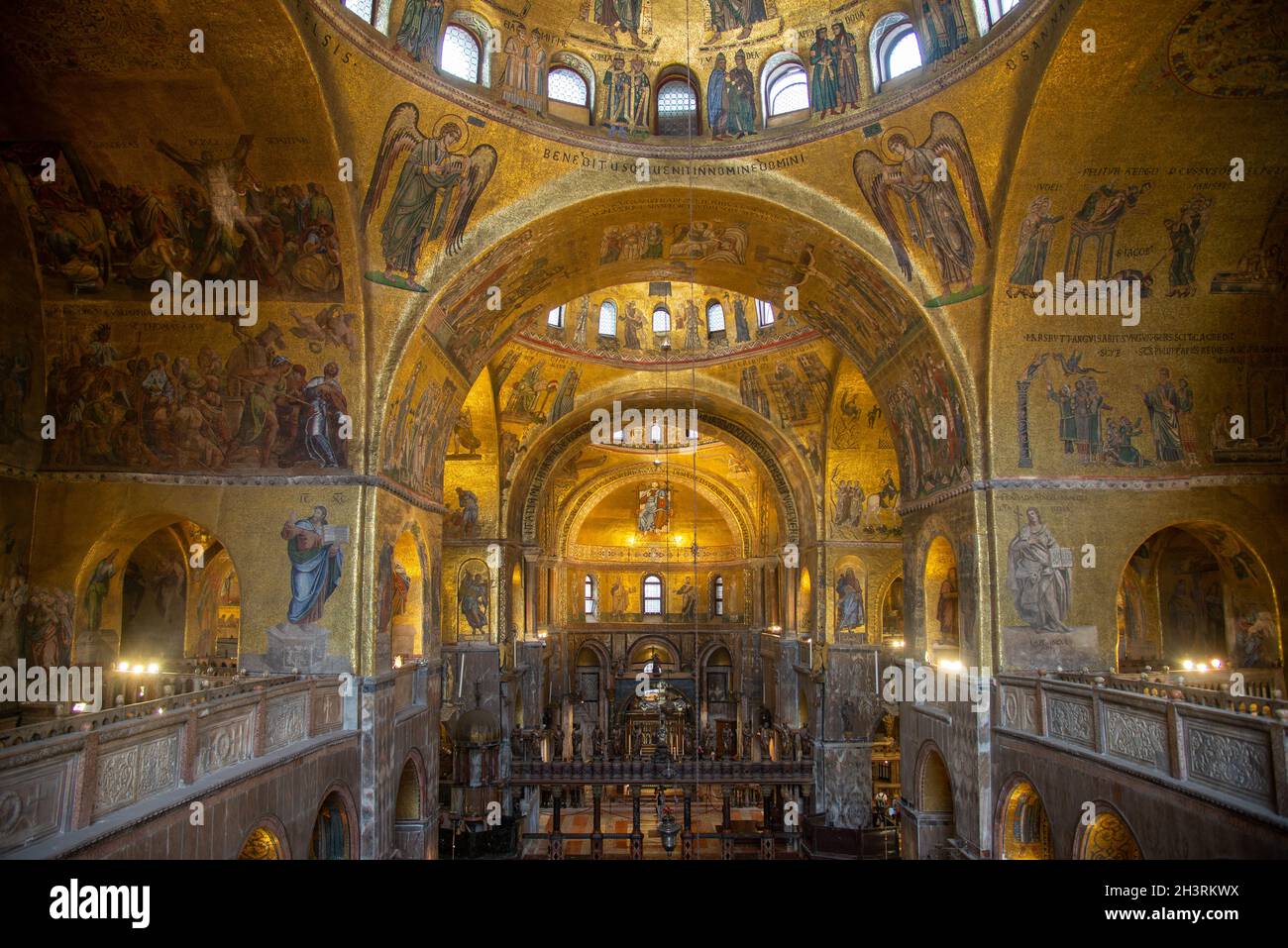 Interno della basilica in Piazza San Marco a Venezia Foto Stock