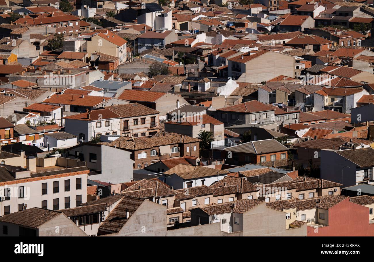 Veduta aerea della piccola città, Consuegra, Castilla la Mancha, Spagna Foto Stock