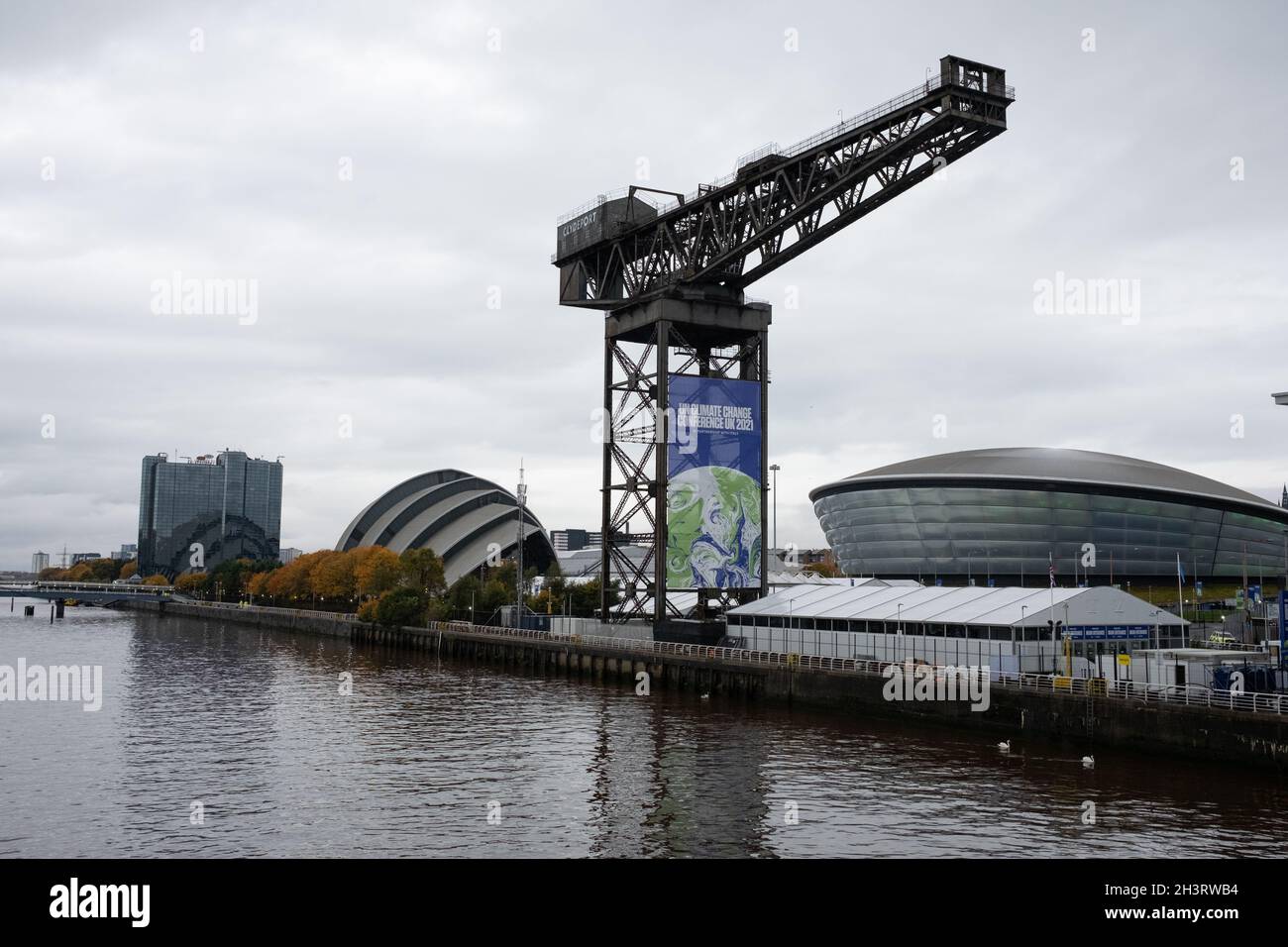 Glasgow, Regno Unito. Gli esterni delle sedi della 26a Conferenza delle Nazioni Unite sul cambiamento climatico, nota come COP26, a Glasgow, Regno Unito, il 30 ottobre 2021. Photo credit: Jeremy Sutton-Hibbert/Alamy Live News. Foto Stock