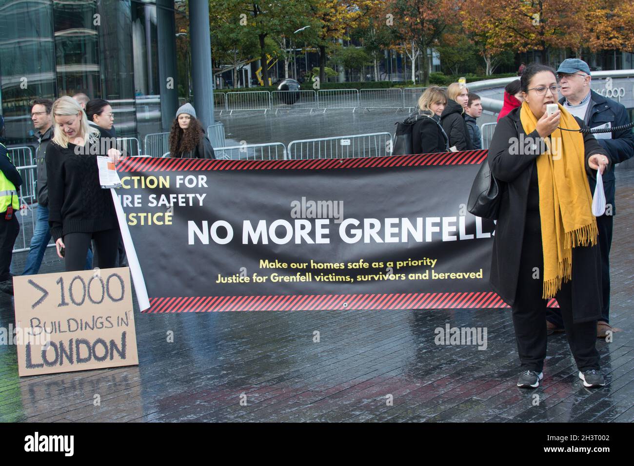 Londra, Regno Unito. 30 Ott 2021. 2021-10-30 City Hall, Londra, Regno Unito. Protesta non possiamo pagare, non pagheremo, la società estorsione ricatto inquilini e li ha tenuti in ostaggio. Voi unghi di paga ora? Innumerevoli vite in tutta la città sono rovinate. Chiediamo agli sviluppatori di pagare per risolvere il caos che hanno creato. Credit: Picture Capital/Alamy Live News Foto Stock