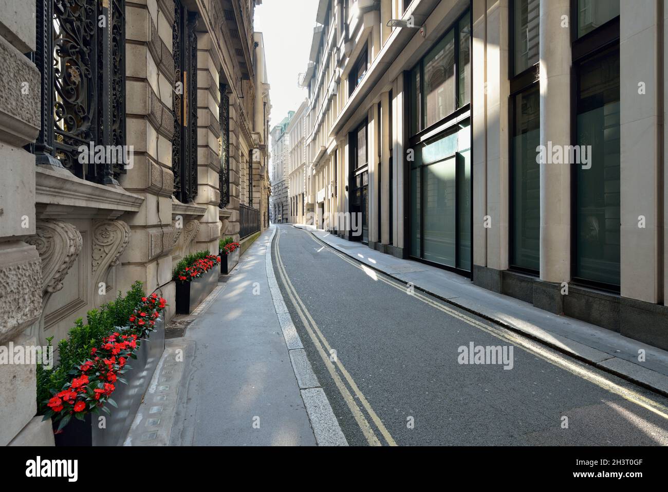 Narrow Road, Finch Lane, Threadneedle Street, City of London, Regno Unito Foto Stock