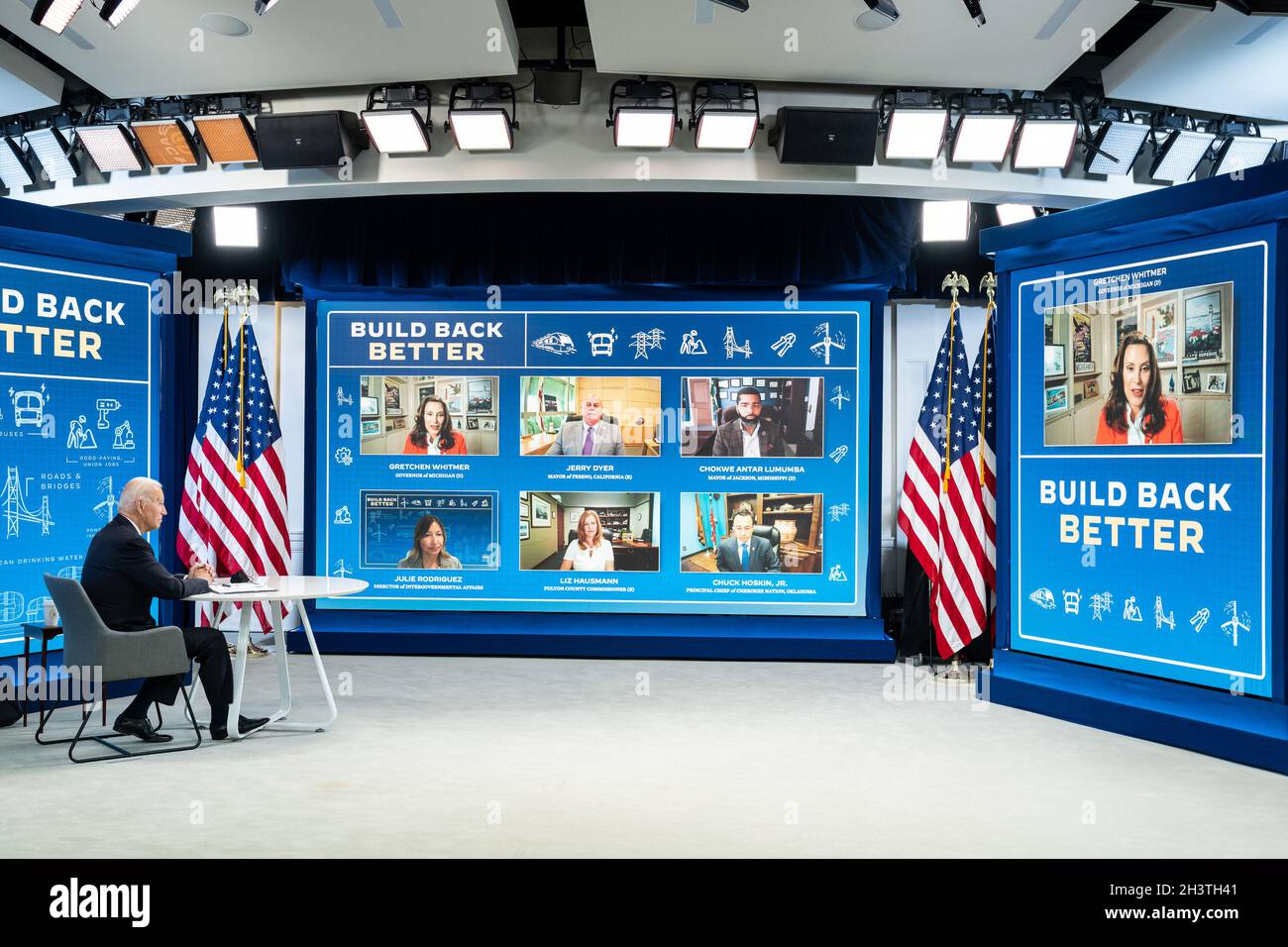 WASHINGTON DC, USA - 11 agosto 2021 - il presidente degli Stati Uniti Joe Biden si riunisce praticamente con governatori, sindaci, funzionari della contea e leader tribali per discutere Foto Stock