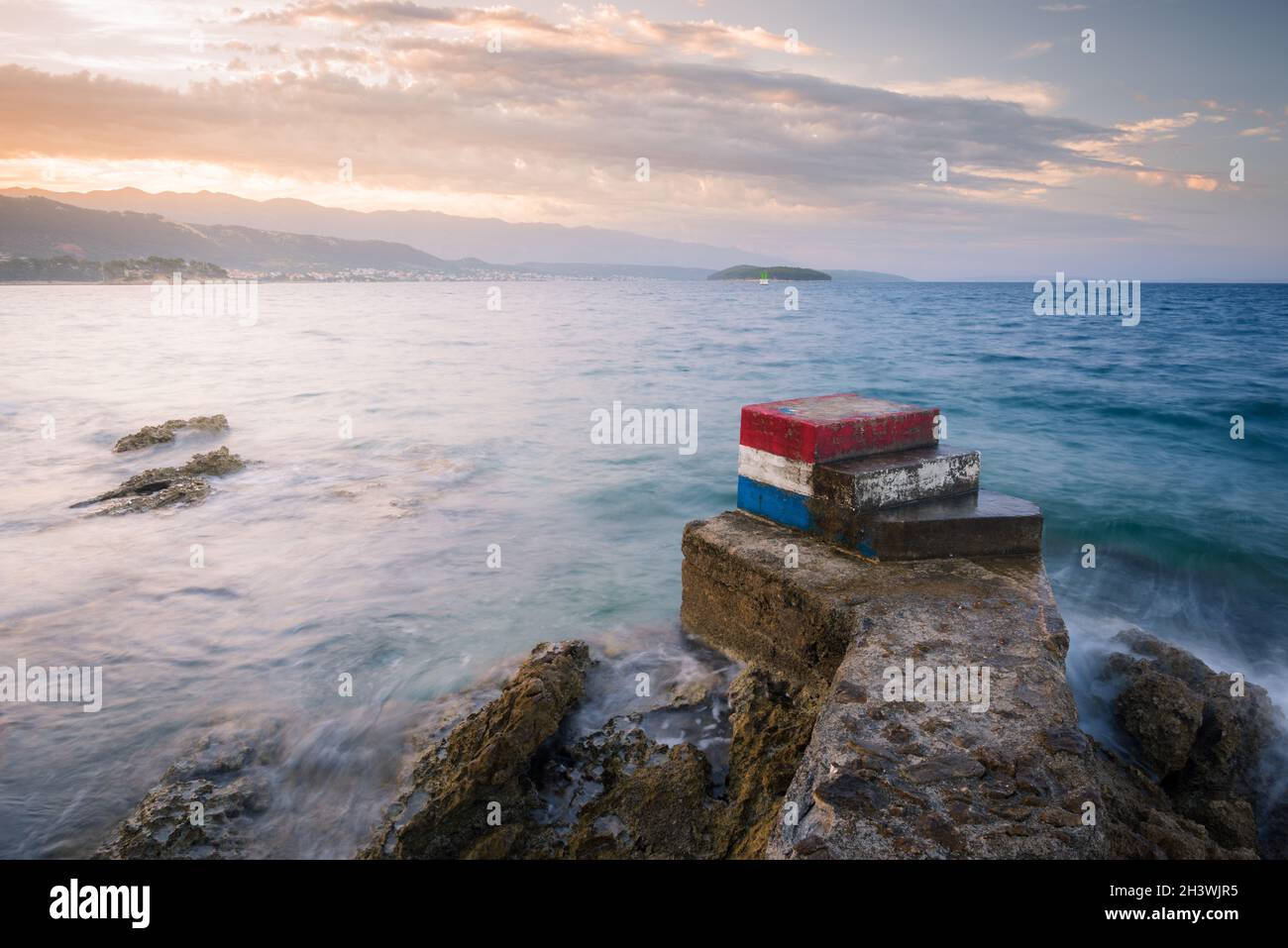 Beaiutiful mare della costa vicino a Rab in croazia rt Frkanj Foto Stock