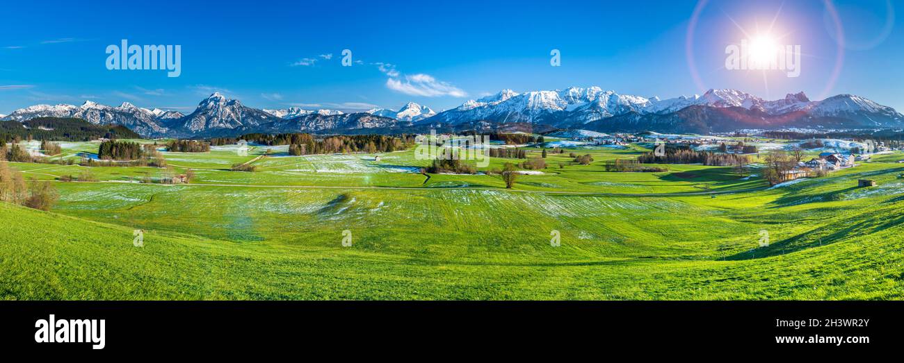 Panorama Landschaft in Bayern bei Füssen im Allgäu Foto Stock