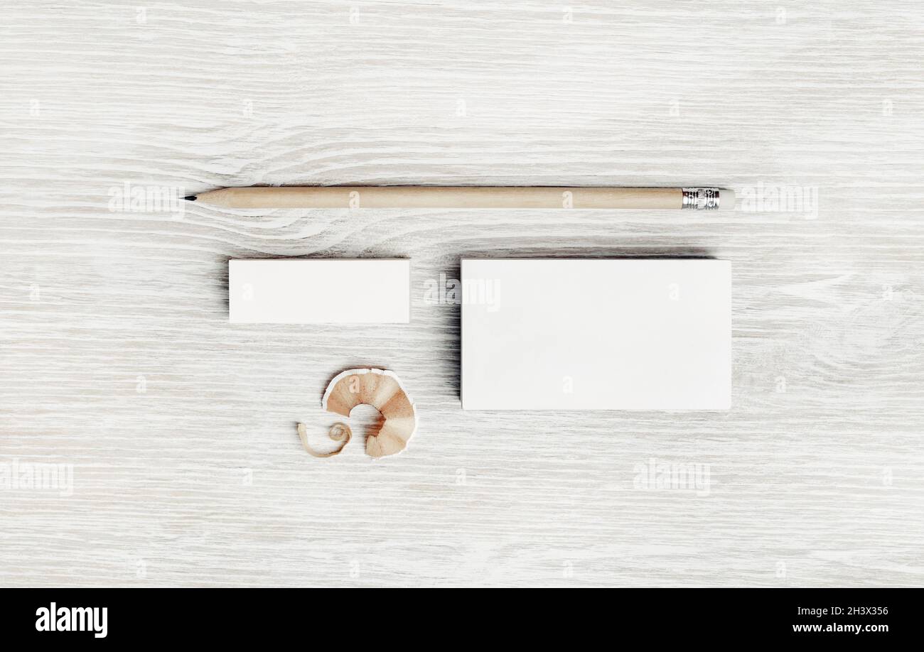 Biglietto da visita bianco, matita, gomma Foto Stock